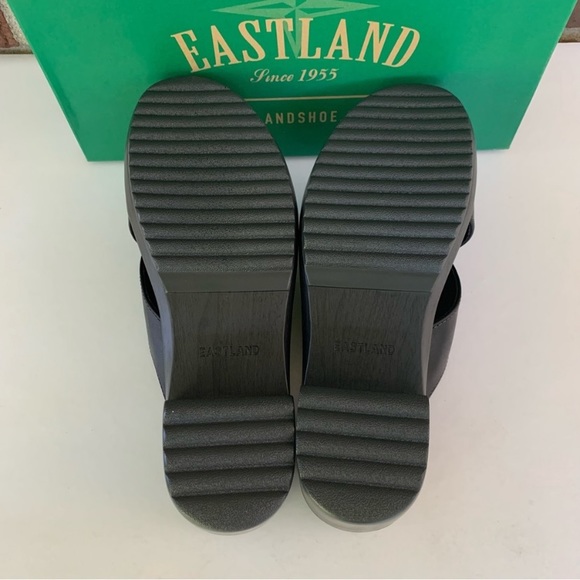 EASTLAND Liza Slide w/ Toe Loop and Block Heel - Picture 8 of 9